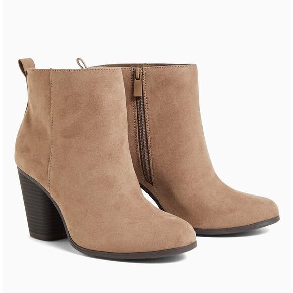NIB Torrid Faux Suede Round Toe Ankle 3" Heel Bootie Taupe (Wide) Plus Size: 8W - Picture 1 of 6